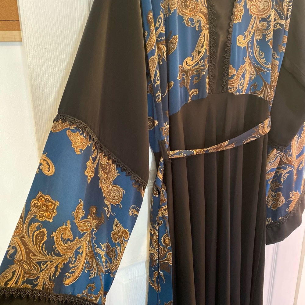 Women modest long dress from Saudi Arabia - Picture 2 of 4